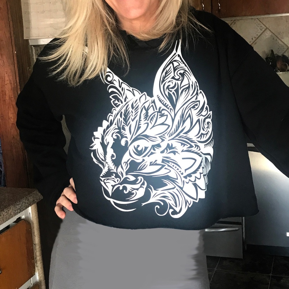 Super soft cropped hoodie with cat face